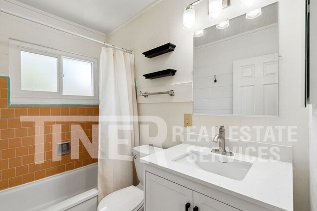 Building Photo - 2720 Riesling Way