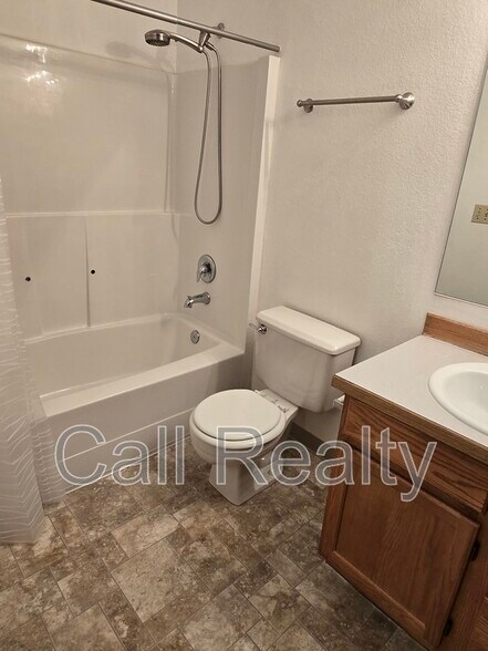 Building Photo - 5205 S Smith Ct