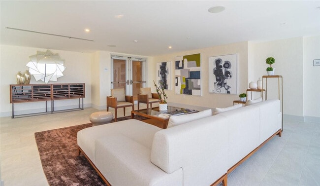 Building Photo - 1180 N Federal Hwy