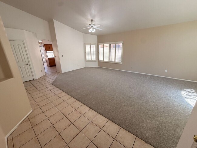 Building Photo - Warm & Charming single level 3 x 2 Home in Stonebridge Lakes!!