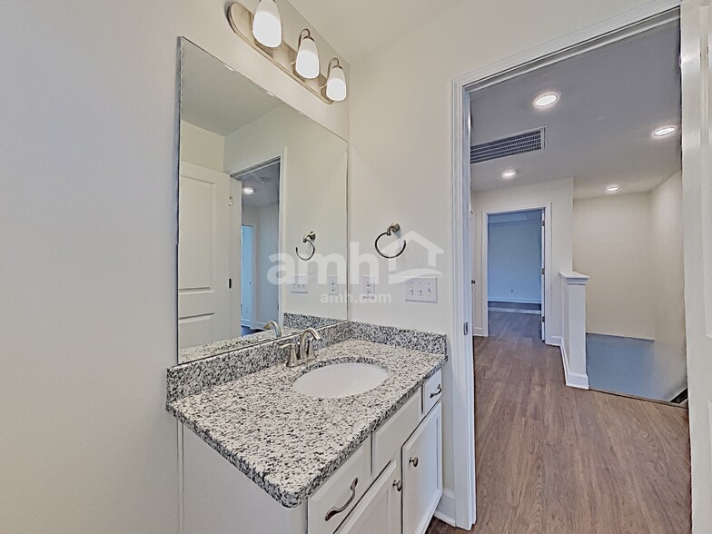 Building Photo - 5270 Lake Maxwell Dr