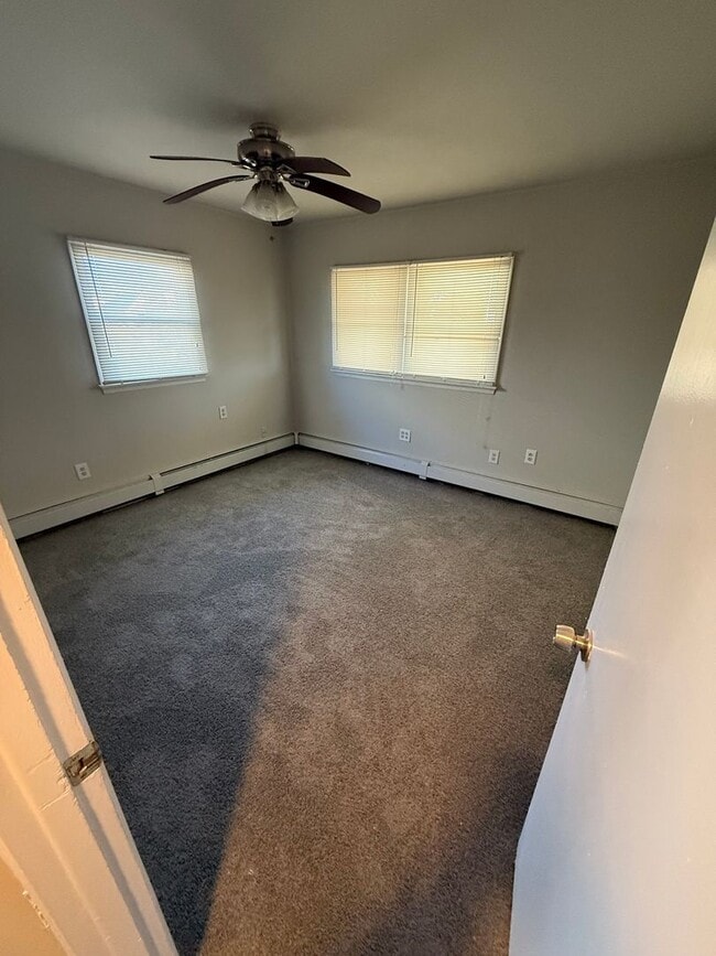 Building Photo - 5 bed / 2 Bath Neshaminy School District Single Family Home