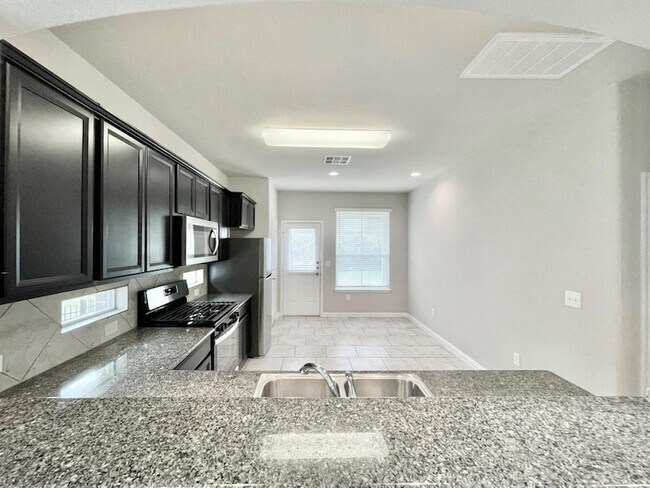 Building Photo - 407 Rhetoric Way
