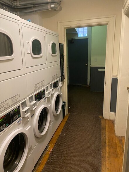 Building Photo - 474 Commonwealth Ave