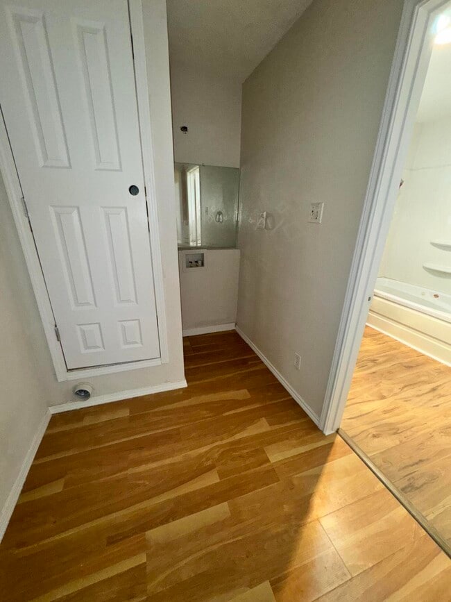 Building Photo - 4512 Lehigh St