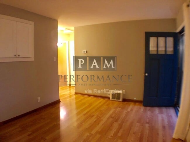 Building Photo - 2907 S 50th St