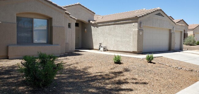 Primary Photo - 265 W Azmataz Rd