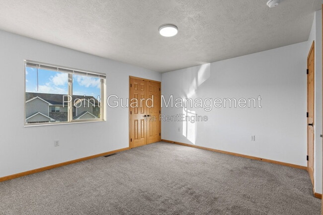 Building Photo - 2600 N Career Ave