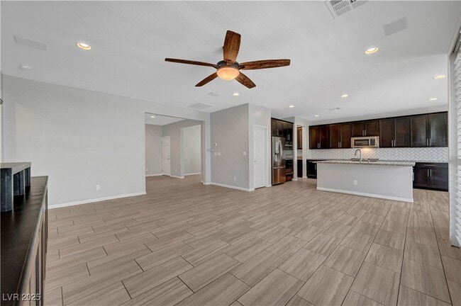 Building Photo - 5424 Kamilla Raen St