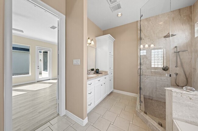 Building Photo - 70 Blooming Grove Ln