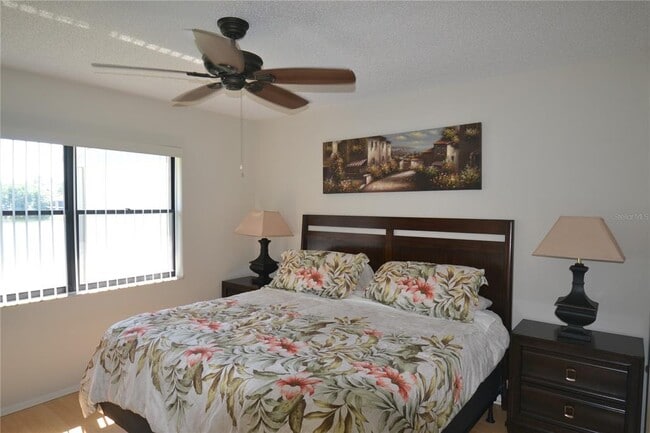 Building Photo - 336 Woodlake Wynde