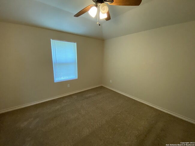 Building Photo - 6958 Lakeview Dr.