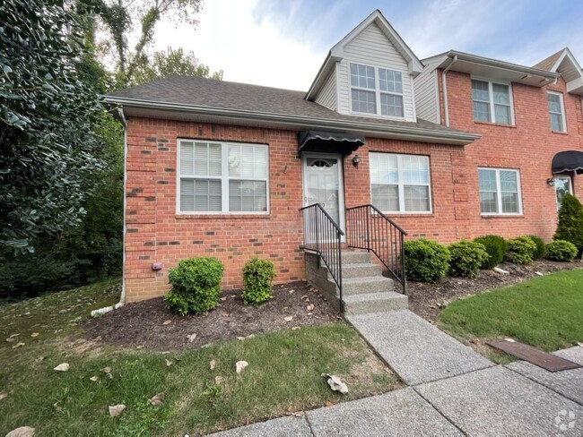 Building Photo - 2120 Lebanon Pike