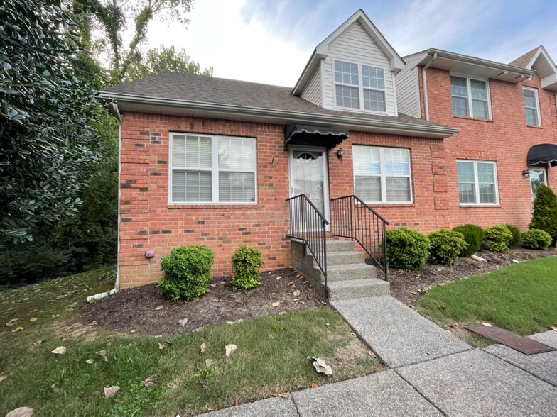 Primary Photo - 2120 Lebanon Pike