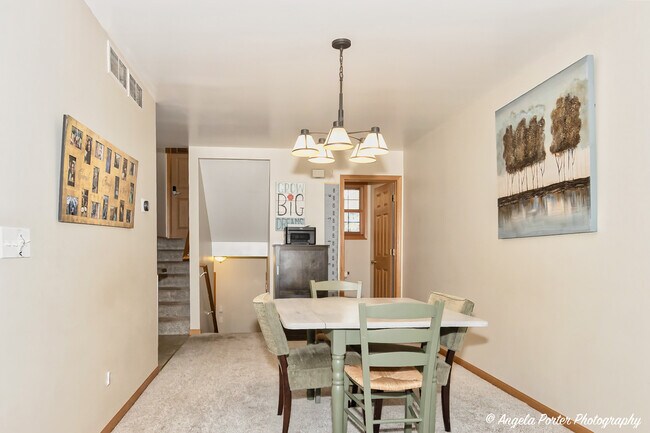 Building Photo - 5850 Fieldstone Trail