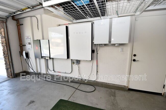 Building Photo - 505 Elm Cottage Ct