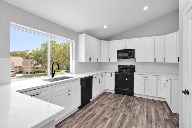 Building Photo - 101 April Point Pl