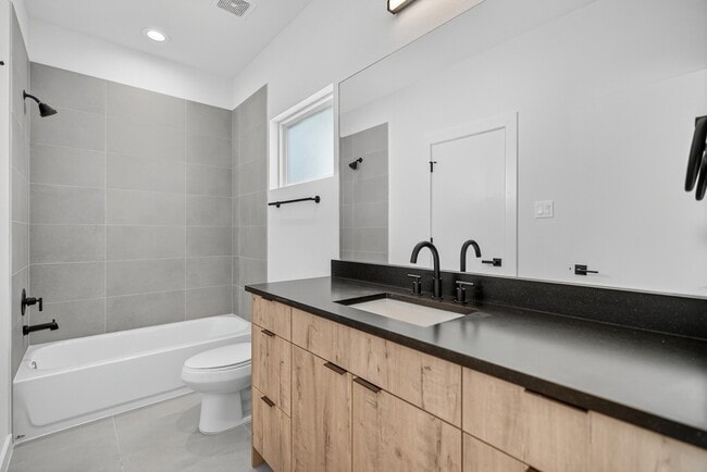 Building Photo - 1016 Patton St