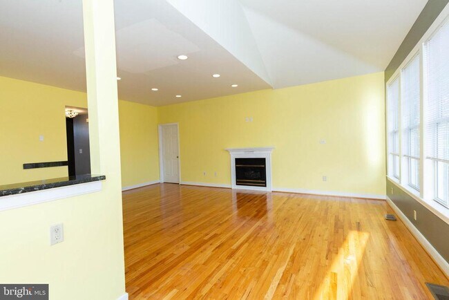 Building Photo - 180 Muirfield Ct