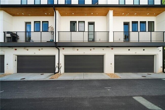 Building Photo - 2347 Hosea L Williams Dr SE