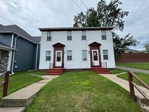 Building Photo - Trail St 223-225 W