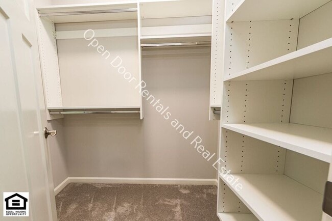 Building Photo - 307 Toledo St