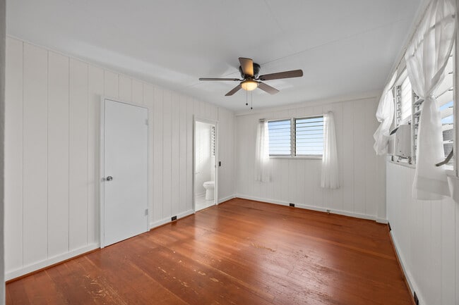 Building Photo - 1608 Makamua St