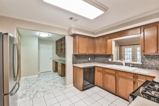 Building Photo - 20 Tulip Hill Ct