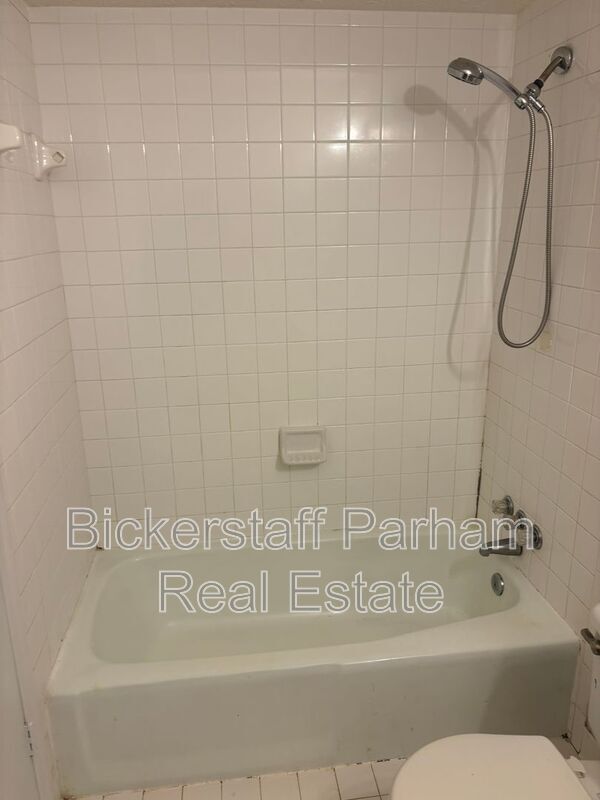 Building Photo - 6270 Stoneway Dr