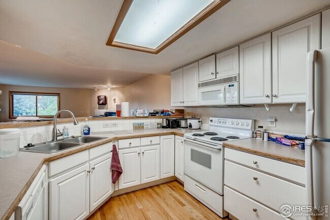 Building Photo - AMAZING LOCATION 3 Bed 2.5 Bath Townhome in Boulder near Campus