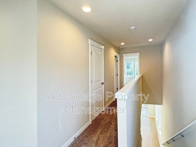 Building Photo - 5025 NW Torchcrest Pl