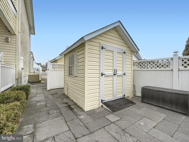 Building Photo - 107 Bayside Dr