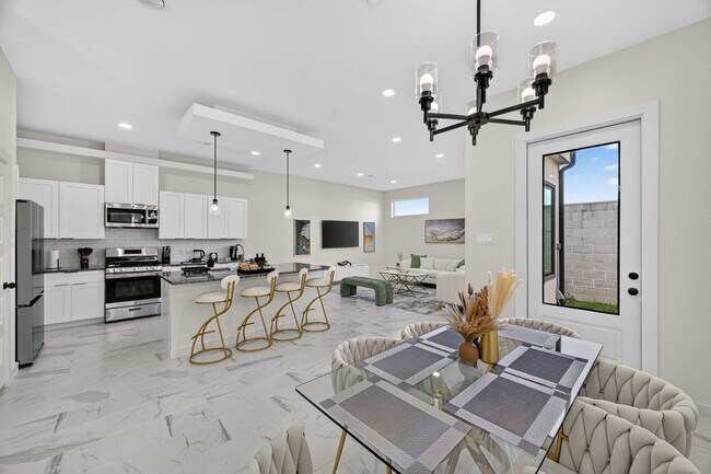 Building Photo - 2926 El Fenice Ln