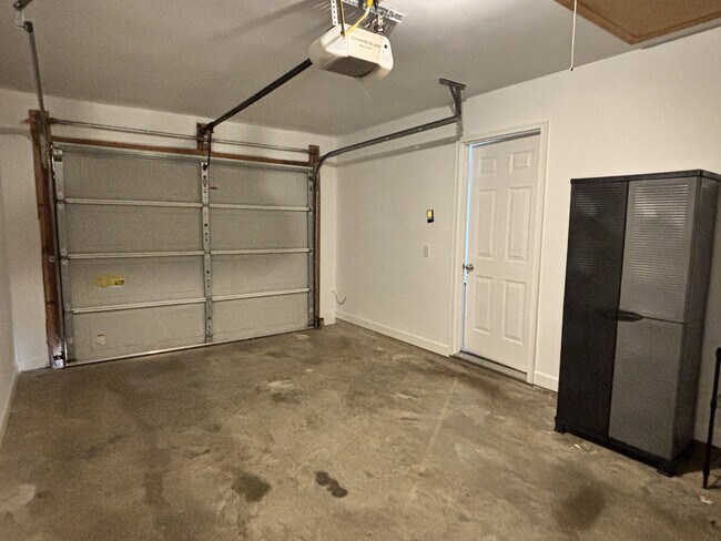Building Photo - 2764 Oxford Hall Ave