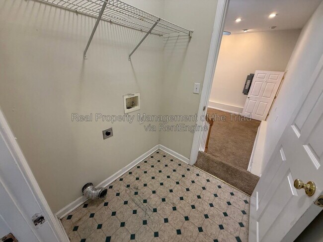 Building Photo - 5101 Ivystone Ln