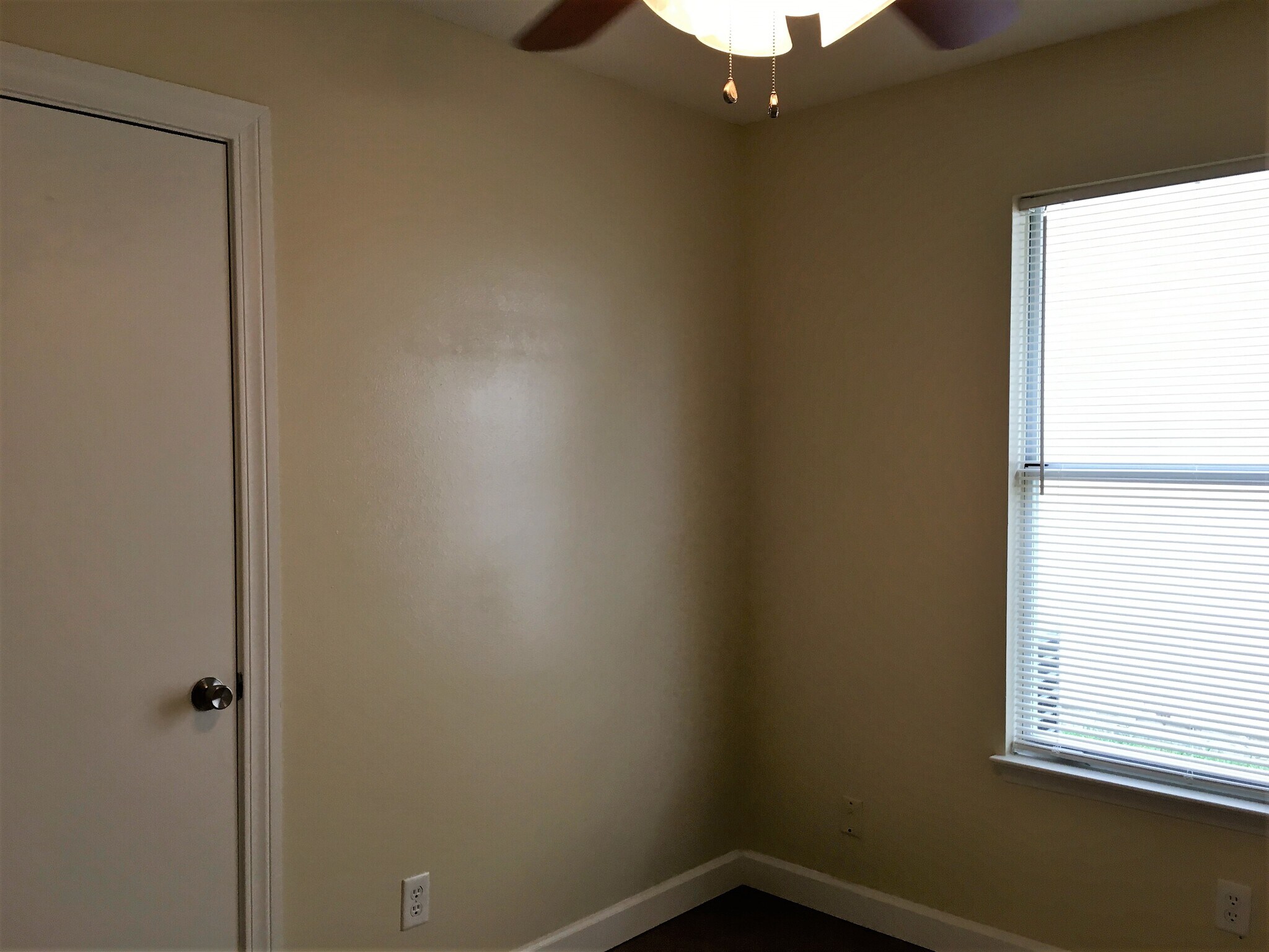 Building Photo - 3015 Yorktown Cir