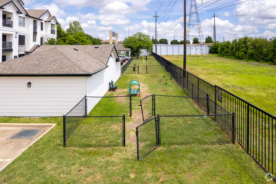 Dog Park - The Chase Apartments