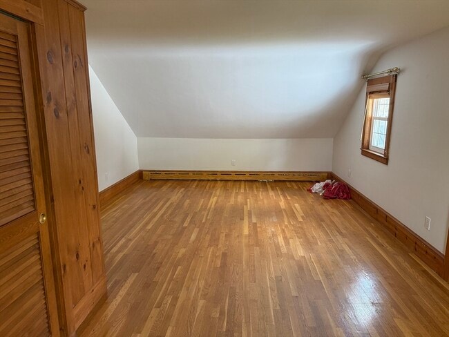 Building Photo - 3 Crescent St