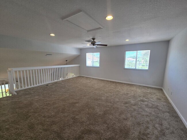 Building Photo - Bright + Spacious Home for Rent in West La...
