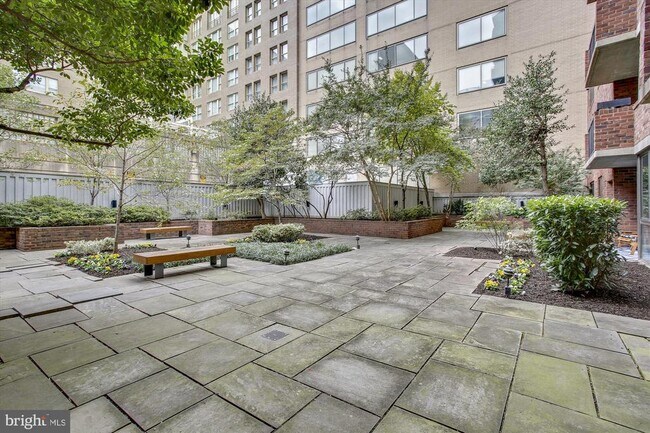 Building Photo - 1140 23rd St NW