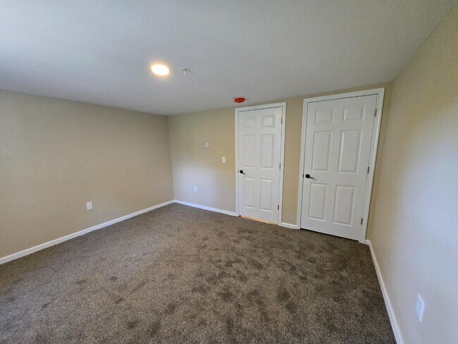 Building Photo - 109 2nd St