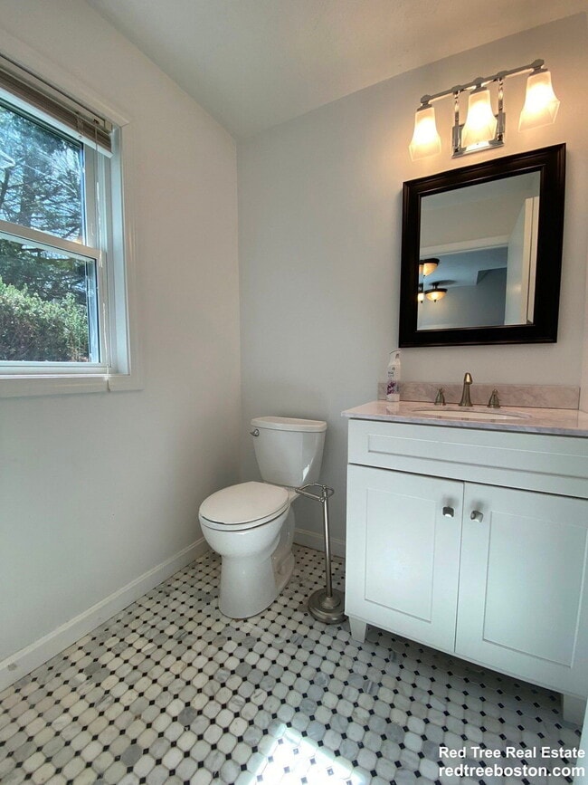 Building Photo - 1400 Lagrange St