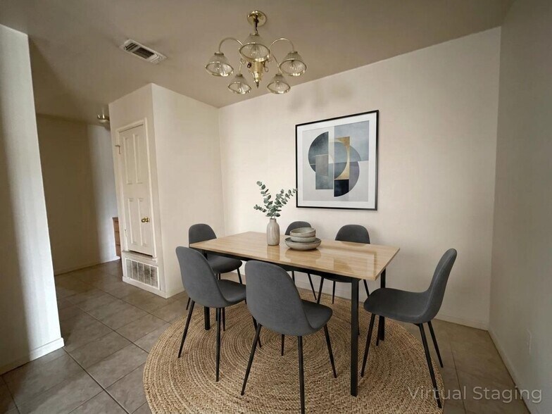 Building Photo - 1508 Nicholas Cir