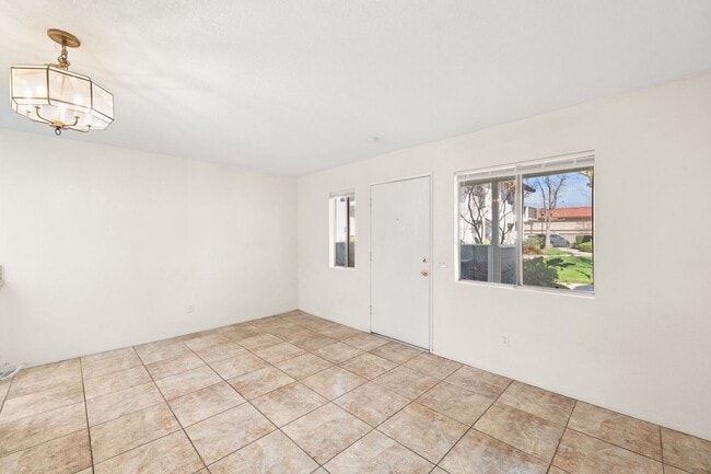 Building Photo - Studio Condo