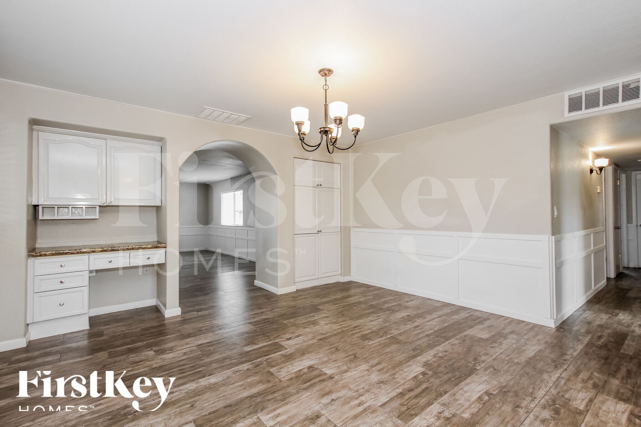 Building Photo - 2307 E Everett Dr