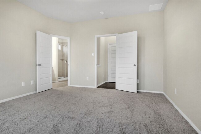 Building Photo - 135 Lyndon Dr