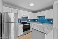 Building Photo - 9609 18th Bay St