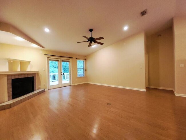 Building Photo - 8520 Hannary Cir