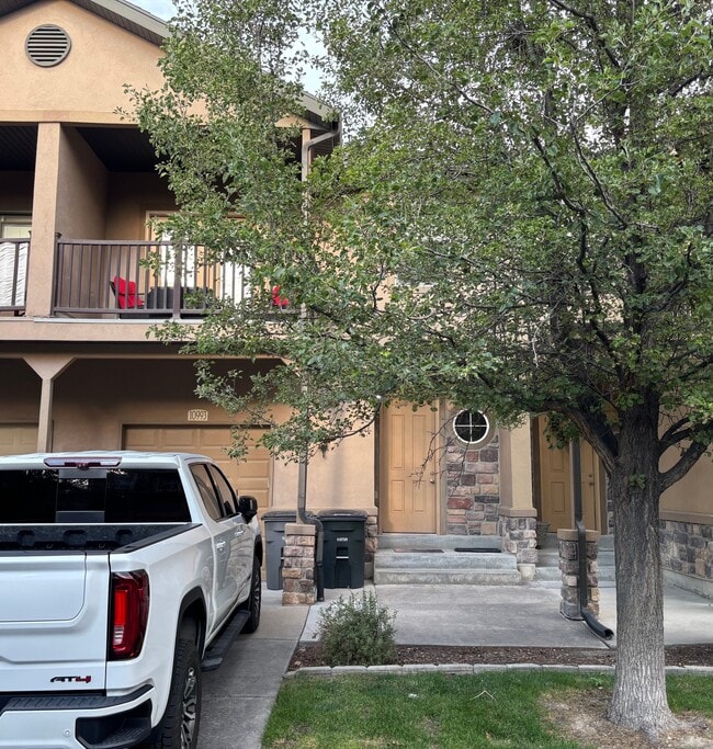 Building Photo - 10993 Birch Creek Rd