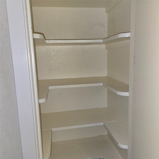 Building Photo - 3722 Westheimer Pl Dr